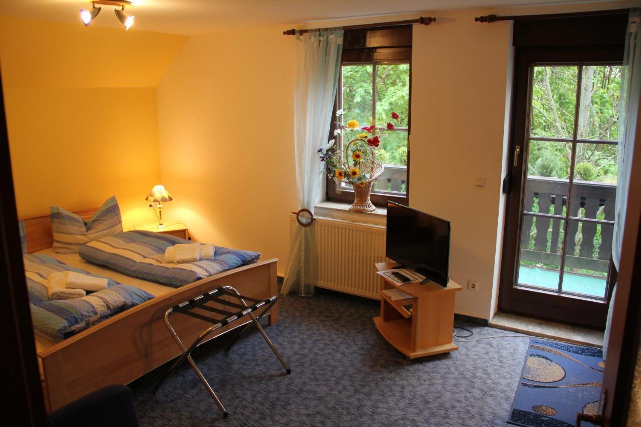 Turmgaststaette Loebau Hotel ภายนอก รูปภาพ